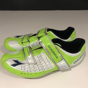 Men’s size 10 spin shoes - Diadora